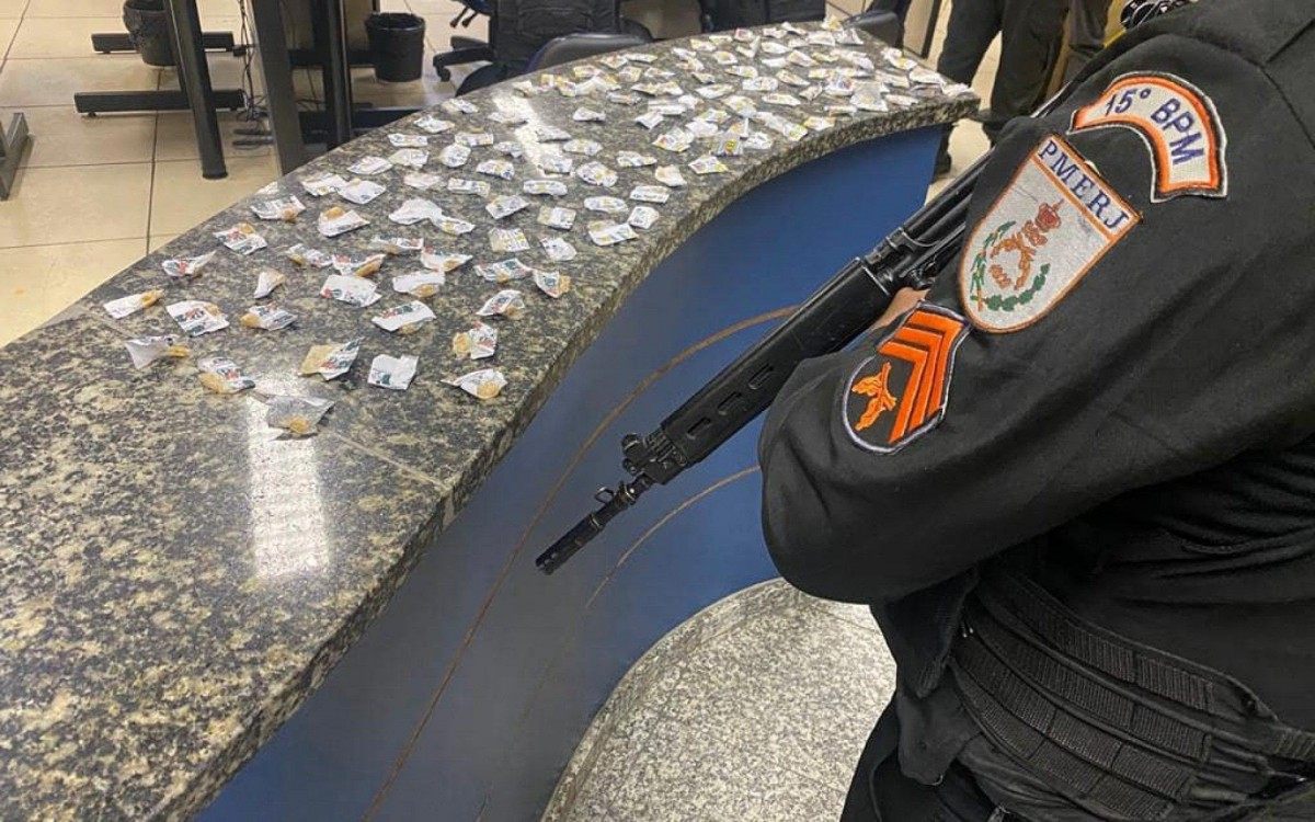 Dupla &eacute; presa em Duque de Caxias