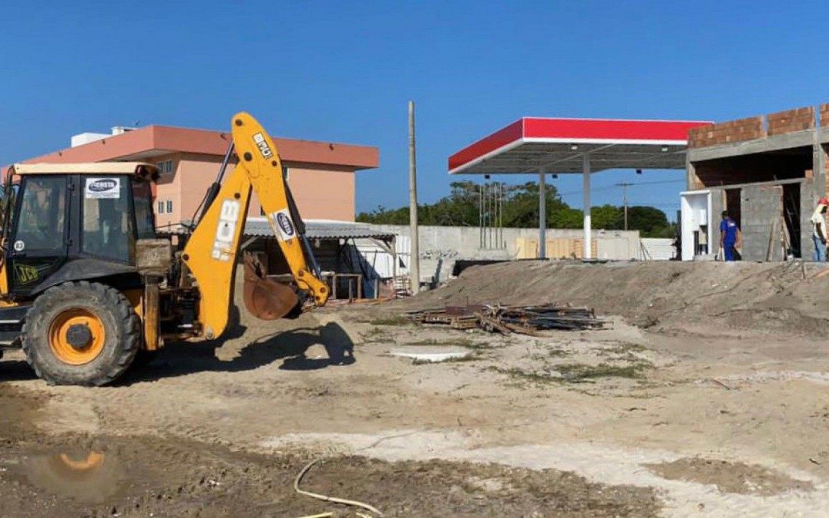 Obra fica &agrave;s margens da RJ-102, pr&oacute;xima a Lagoa de Araruama