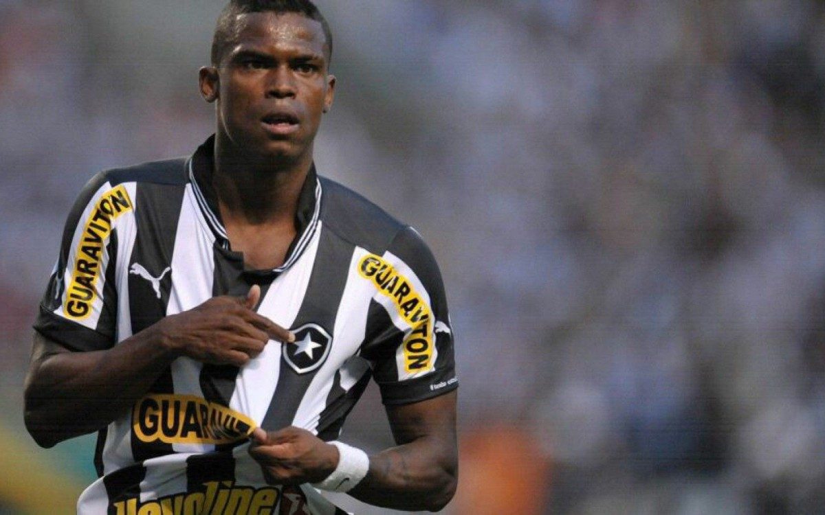 Botafogo: contratou Maicosuel do Hoffenheim (ALE) por R$ 8,7 milh&otilde;es em 2011.
