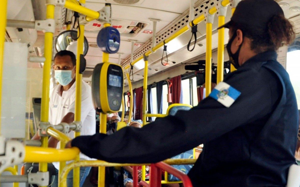 Magé monta barreiras sanitárias