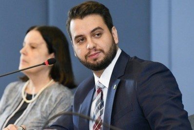 Filipe Martins deve acompanhar o julgamento da denúncia contra ele no STF