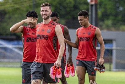 Clube europeu demonstra interesse em zagueiro do Flamengo, afirma portal francês