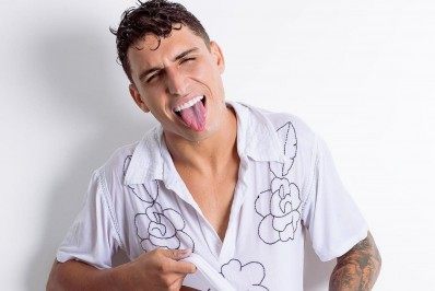 Prior comenta nude enviado a um fã e revela proposta para posar nu