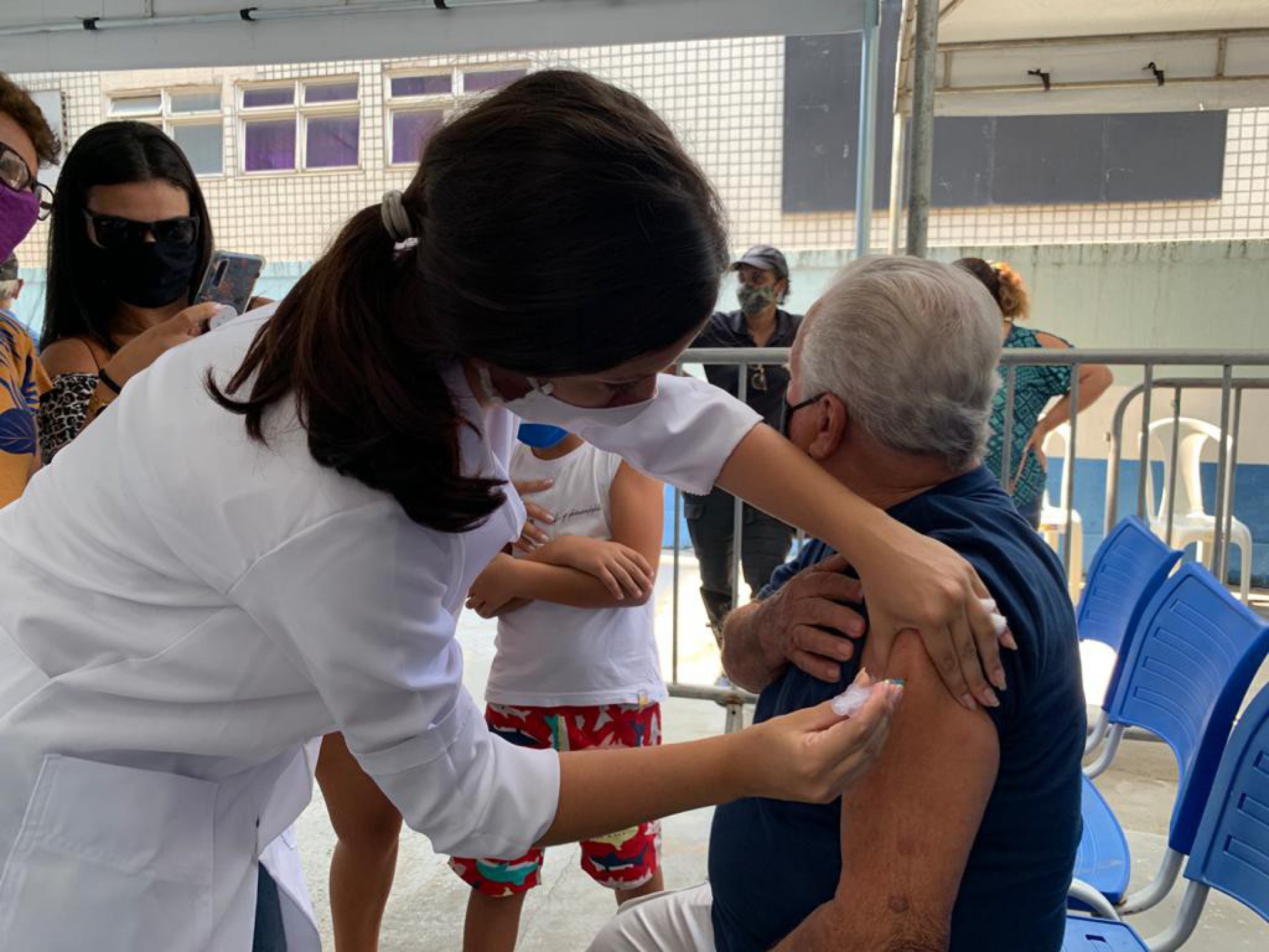 Meriti retoma vacina&ccedil;&atilde;o por idade nesta ter&ccedil;a-feira (01)