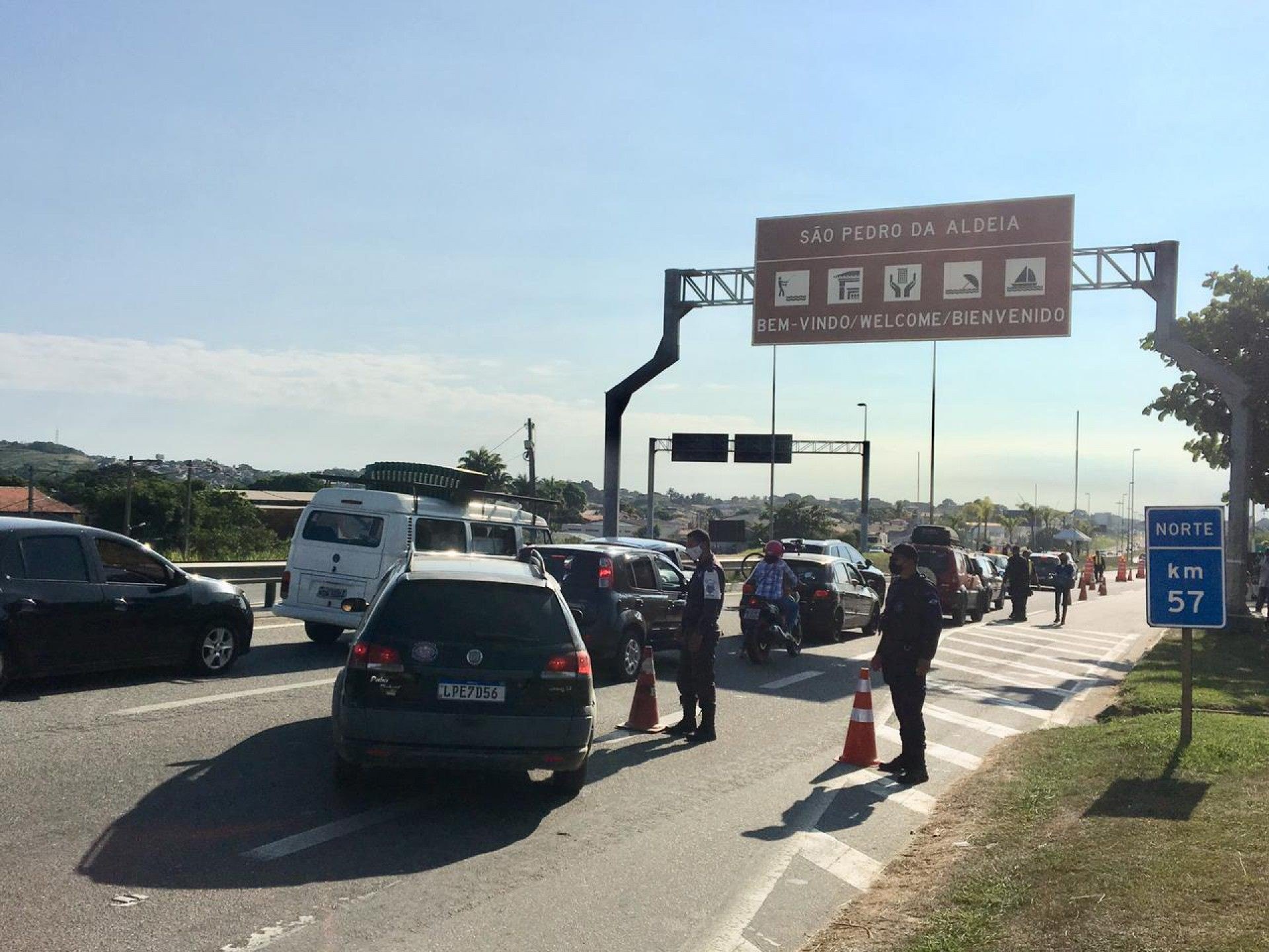 Super barreiras sanit&aacute;rias j&aacute; est&atilde;o operando na Regi&atilde;o dos Lagos