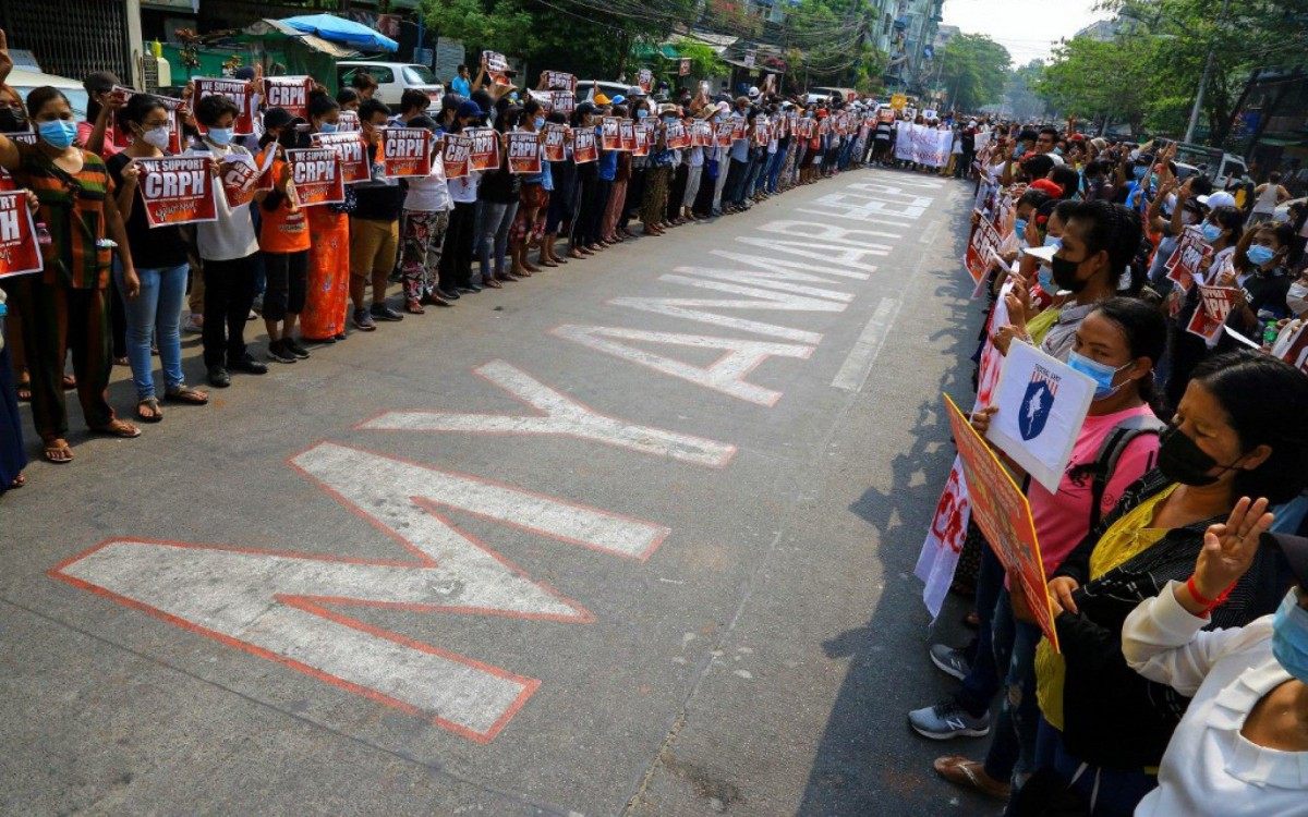 A violenta repress&atilde;o das for&ccedil;as de seguran&ccedil;a no in&iacute;cio da manh&atilde; frustrou os planos de protestos em v&aacute;rias cidades, coincidindo com o desfile militar organizado por ocasi&atilde;o do Dia das For&ccedil;as Armadas