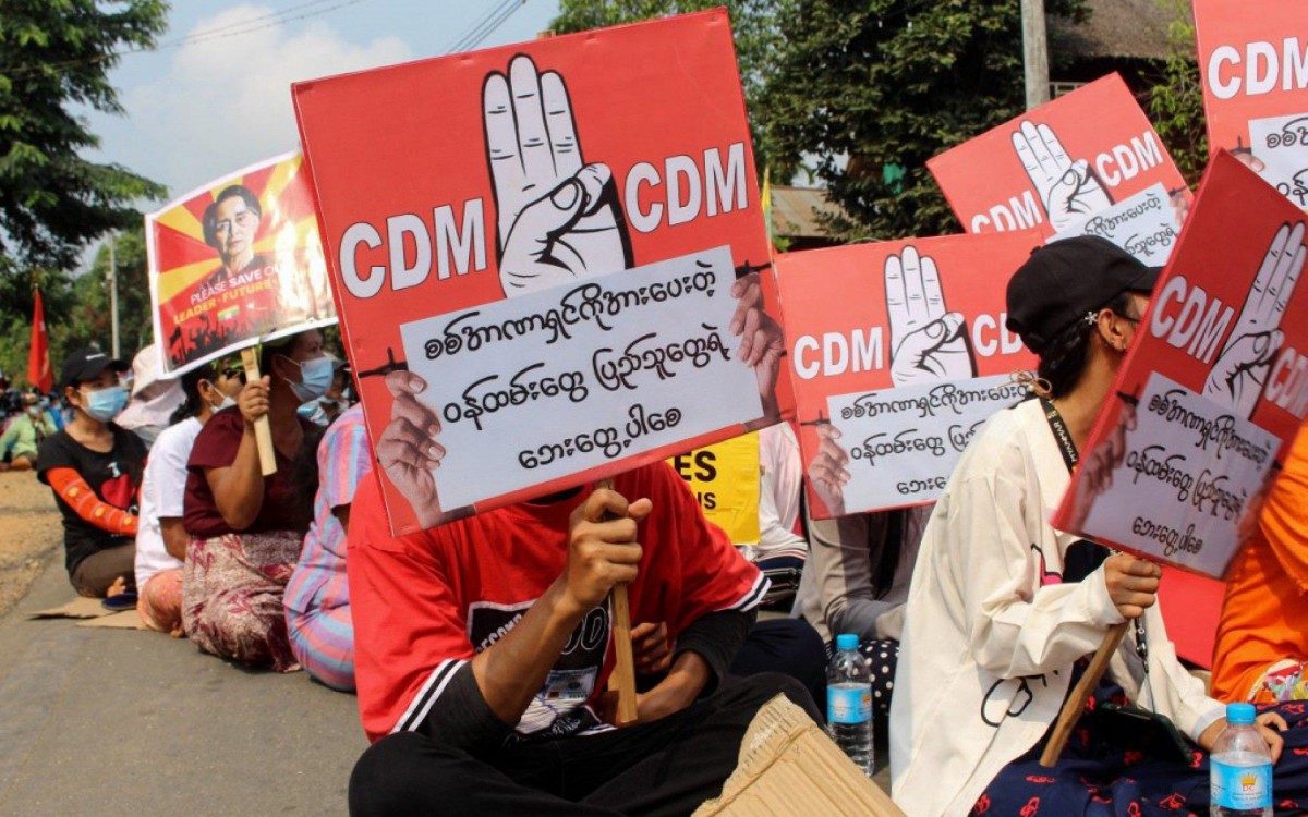 A violenta repress&atilde;o das for&ccedil;as de seguran&ccedil;a no in&iacute;cio da manh&atilde; frustrou os planos de protestos em v&aacute;rias cidades, coincidindo com o desfile militar organizado por ocasi&atilde;o do Dia das For&ccedil;as Armadas
