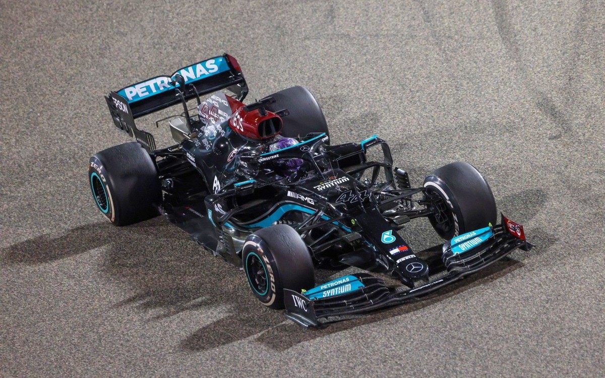 Lewis Hamilton come&ccedil;ou temporada com vit&oacute;ria