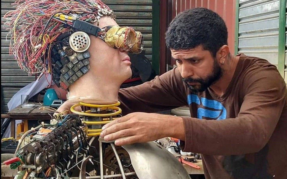 Homenageado, Derson integrou equipes de arte para as novelas &lsquo;Meu pedacinho de Ch&atilde;o&rsquo; e &lsquo;Velho Chico&rsquo;, entre outros programas para TV e cinema. 