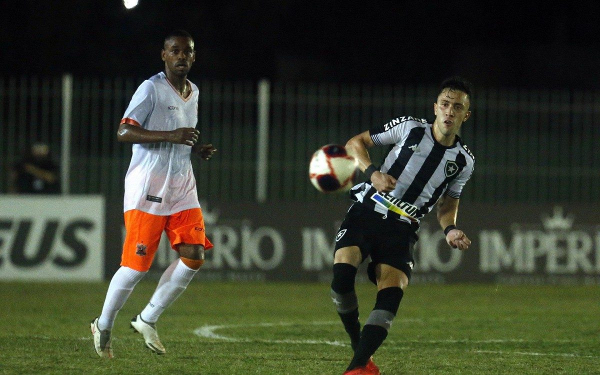 Botafogo derrotou o Nova Igua&ccedil;u por 2 a 1