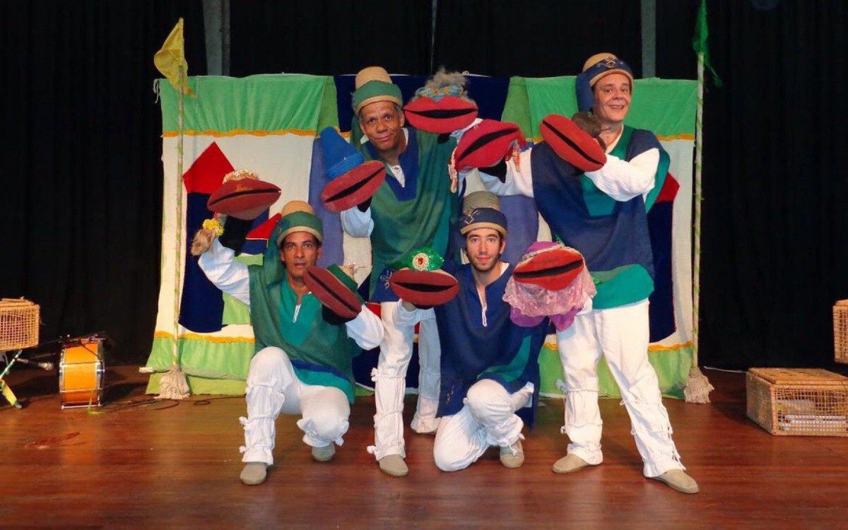 &lsquo;Por Gentileza&rsquo;, inspirado na vida do Profeta Gentileza, &eacute; a atra&ccedil;&atilde;o que aconteceu hoje (28) foi com o grupo Mimos Brasil, &agrave;s 17h.