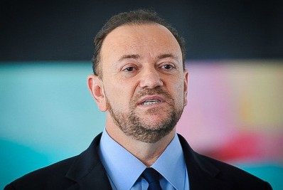 Presidente do PT chama de 'ridícula' crítica da oposição