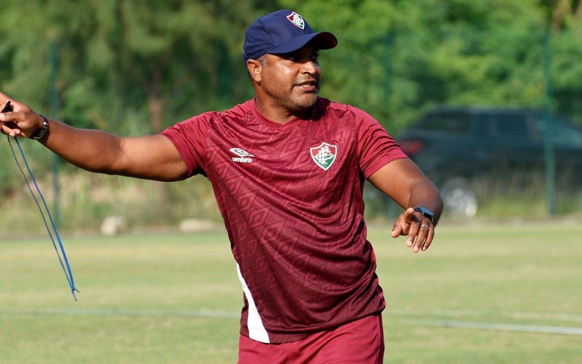 Uma vit&oacute;ria hoje coloca o Flu de Roger Machado na semifinal 
do Carioca