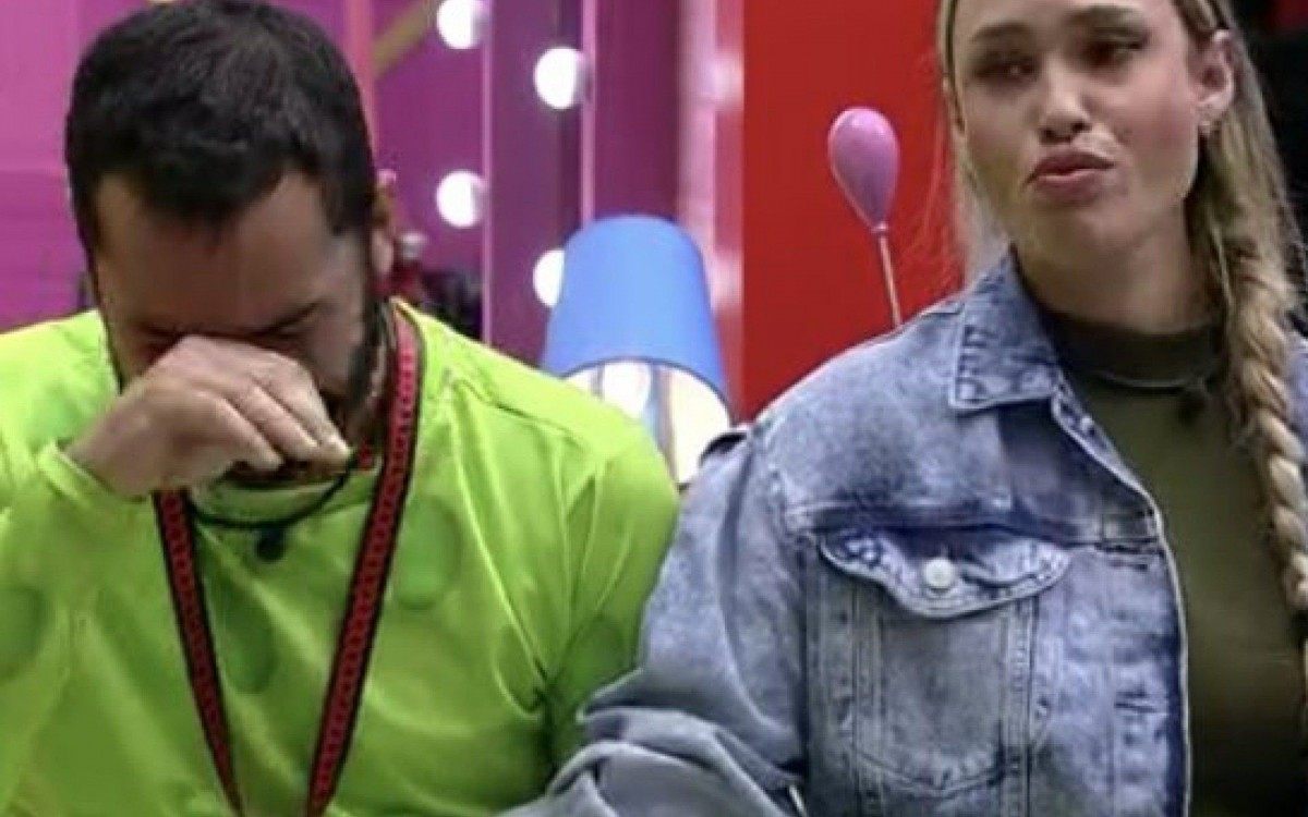 Gil e Sarah ficaram revoltados com a formação de paredão - Reprodução / TV Globo