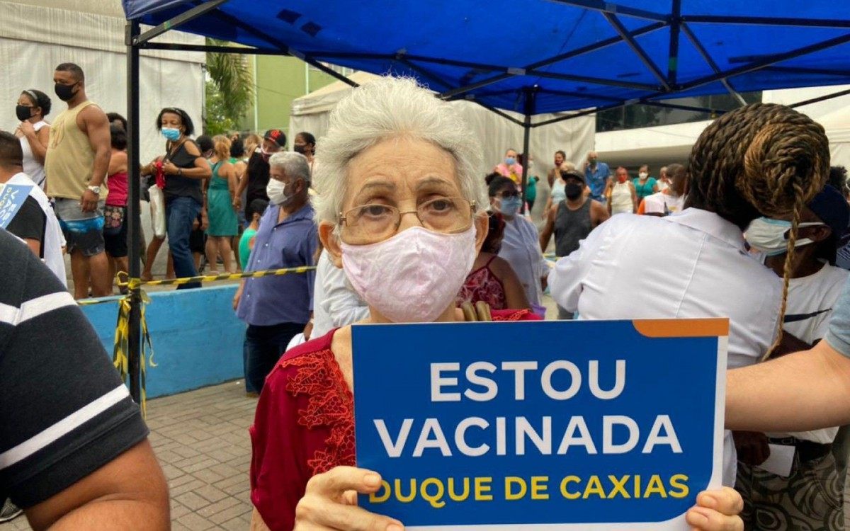 Vacinação contra Covid-19 em Duque de Caxias - Divulgação