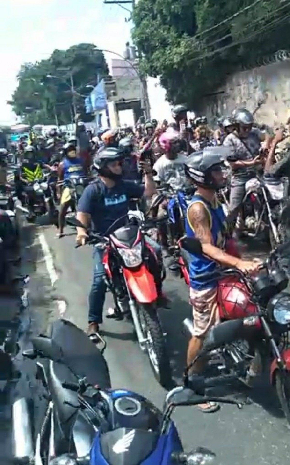 Motoboys fazem protesto contra 'máfia dos reboques' na Avenida Brasil - Divulgação
