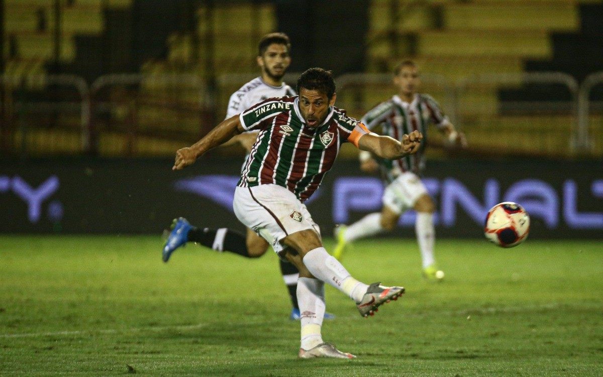 Volta Redonda - 30/03/2021 - Estádio Raulino de Oliveira..Fluminense enfrenta o Vasco esta noite em Volta Redonda pela 7ª rodada do Campeonato Carioca 2021 - Taça Guanabara..FOTO: LUCAS MERÇON / FLUMINENSE F.C....IMPORTANTE: Imagem destinada a uso institucional e divulgação, seu.uso comercial está vetado incondicionalmente por seu autor e o.Fluminense Football Club.É obrigatório mencionar o nome do autor ou.usar a imagem....IMPORTANT: Image intended for institutional use and distribution..Commercial use is prohibited unconditionally by its author and.Fluminense Football Club. It is mandatory to mention the name of the.author or use the image....IMPORTANTE: Imágen para uso solamente institucional y distribuición. El.uso comercial es prohibido por su autor y por el Fluminense Football.Club. És mandatório mencionar el nombre del autor ao usar el imágen.