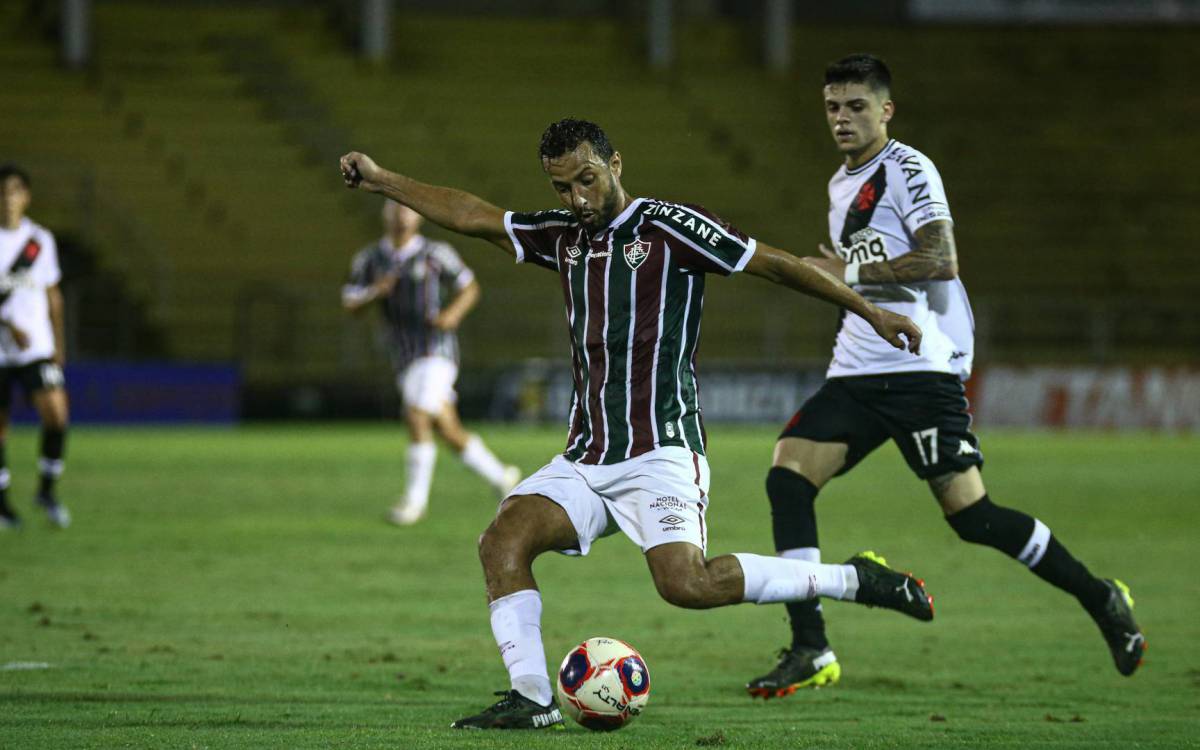 Volta Redonda - 30/03/2021 - Estádio Raulino de Oliveira..Fluminense enfrenta o Vasco esta noite em Volta Redonda pela 7ª rodada do Campeonato Carioca 2021 - Taça Guanabara..FOTO: LUCAS MERÇON / FLUMINENSE F.C....IMPORTANTE: Imagem destinada a uso institucional e divulgação, seu.uso comercial está vetado incondicionalmente por seu autor e o.Fluminense Football Club.É obrigatório mencionar o nome do autor ou.usar a imagem....IMPORTANT: Image intended for institutional use and distribution..Commercial use is prohibited unconditionally by its author and.Fluminense Football Club. It is mandatory to mention the name of the.author or use the image....IMPORTANTE: Imágen para uso solamente institucional y distribuición. El.uso comercial es prohibido por su autor y por el Fluminense Football.Club. És mandatório mencionar el nombre del autor ao usar el imágen.