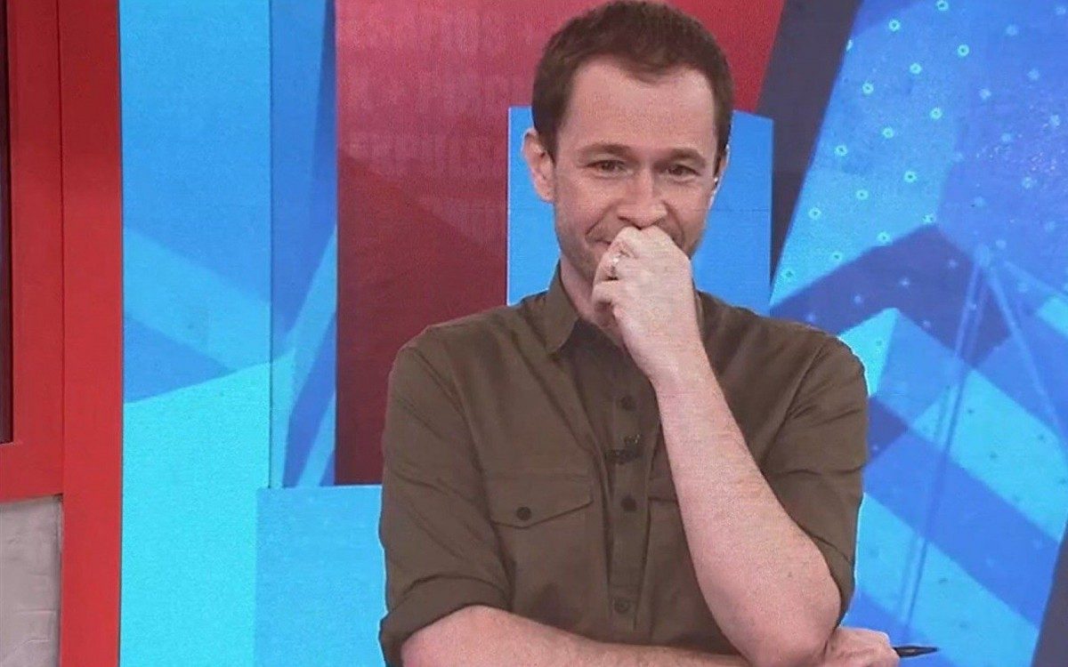 Tiago Leifert se diverte com a confusão Tiago Leifert se diverte com a confusão