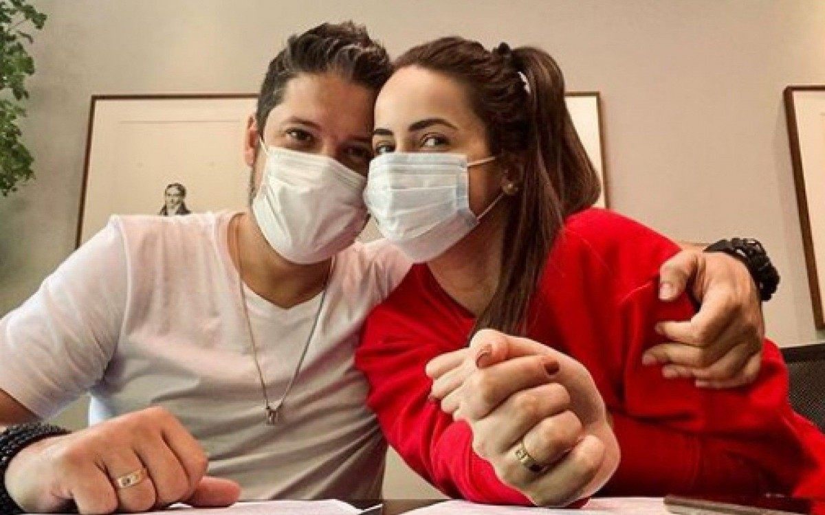 Mari Palma e Phelipe Siani - reprodução do instagram