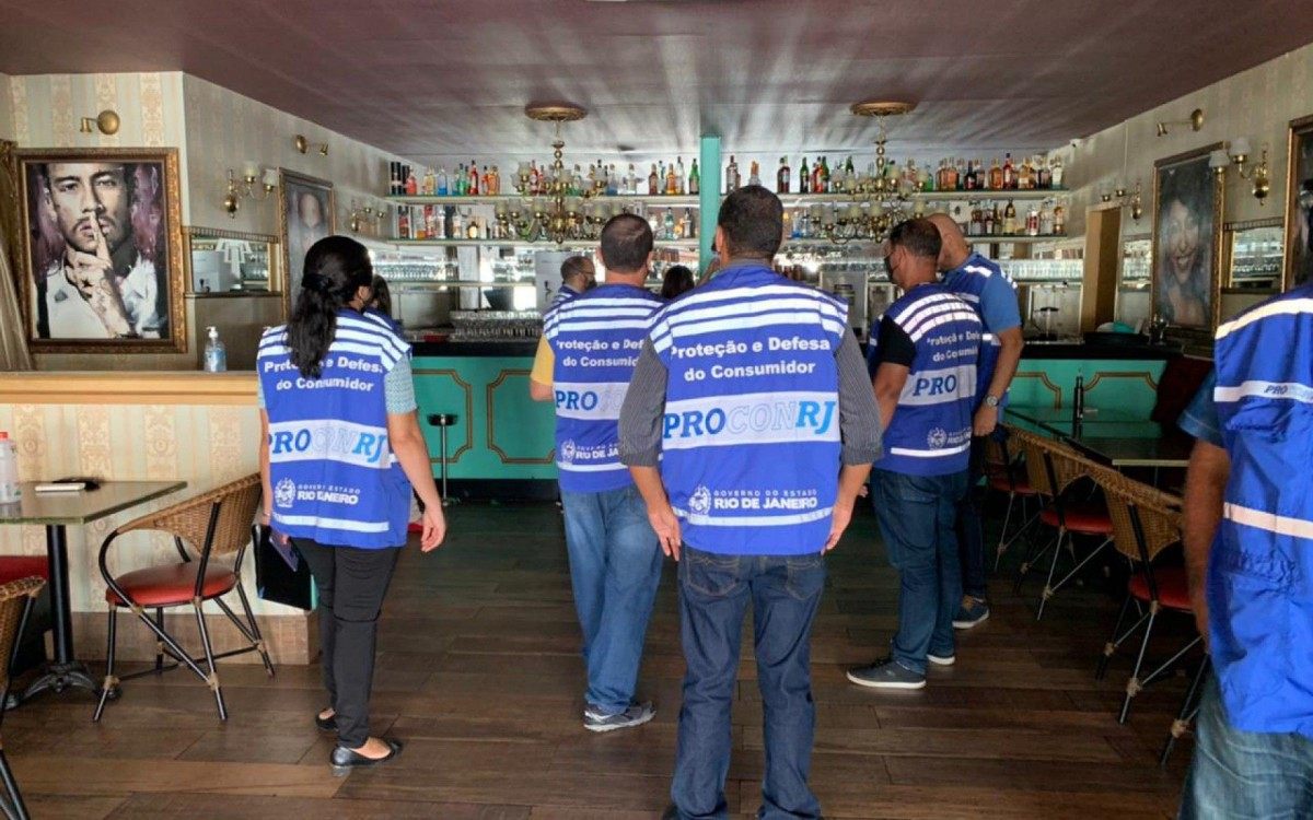 Procon-RJ realiza a&ccedil;&atilde;o de fiscaliza&ccedil;&atilde;o na Zona Oeste contra estabelecimentos e empresas de festas
