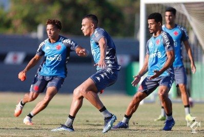 Léo Jabá volta a ser opção contra o Coritiba após impasse com o PAOK