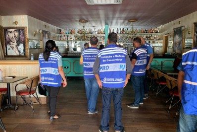 Procon-RJ realiza fiscalização na Zona Oeste após denúncias de aglomerações e festas clandestinas