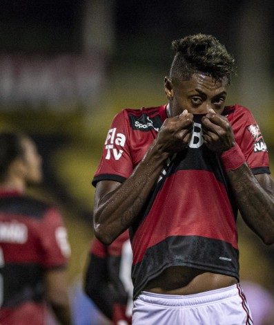 Bruno Henrique, atacante do Flamengo comemora gol sobre o Bangu