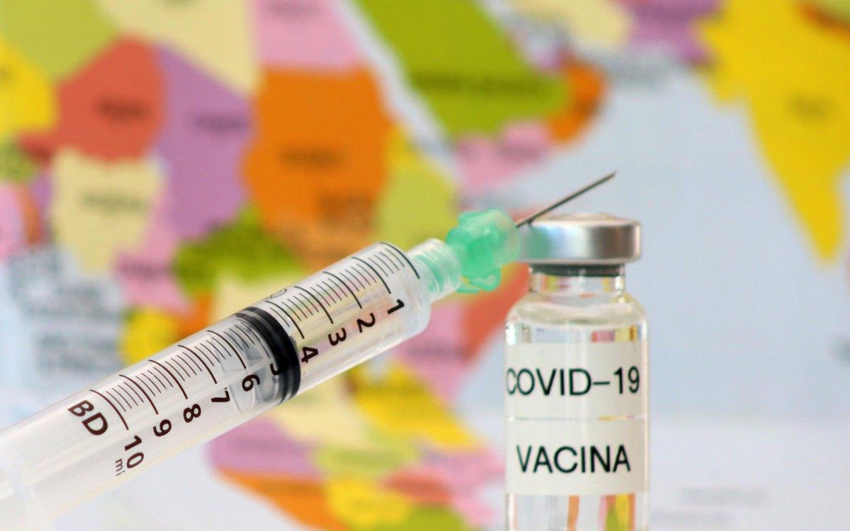 A Secretaria de Sa&uacute;de tamb&eacute;m aplica a segunda dose da CoronaVac em idosos e funcion&aacute;rios da sa&uacute;de com mais de 21 dias de vacinados com a primeira dose