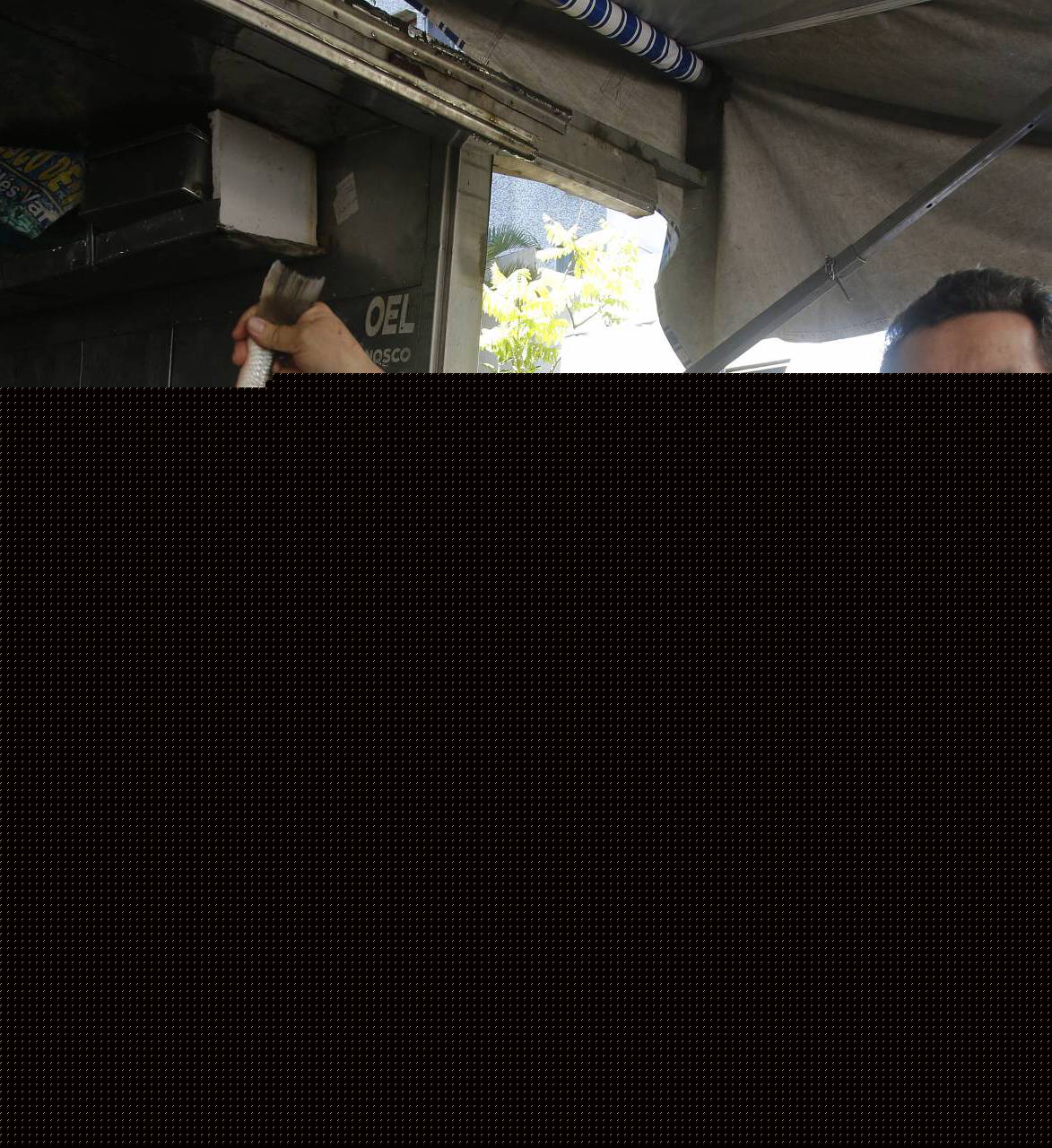 Geral - Comercio de pescados para a Semana Santa em feiras livres no Rio de Janeiro. Na foto, feira na Rua Oto de Alencar, no Maracana, zona norte do Rio.