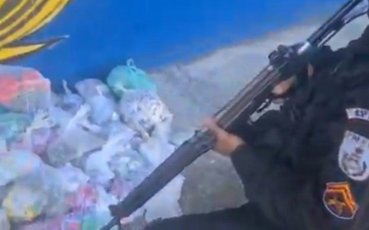 Pol&iacute;cia Militar faz opera&ccedil;&atilde;o no Complexo do Chapad&atilde;o e apreende drogas