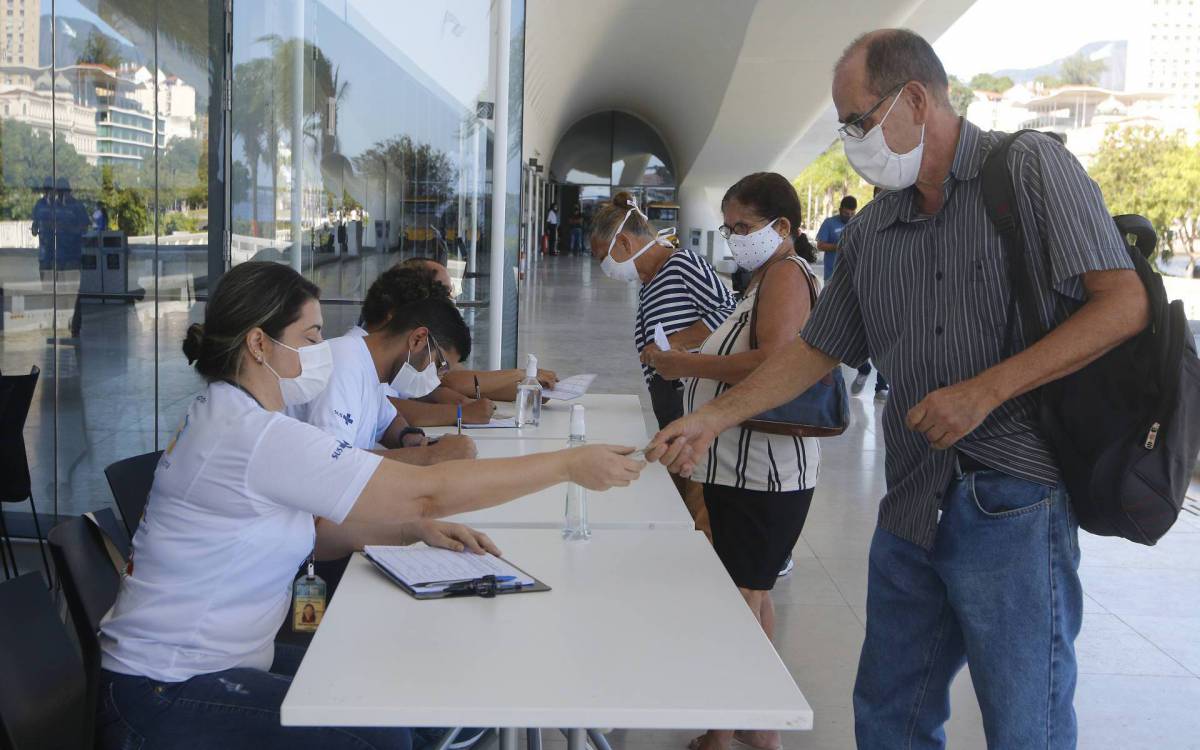 Geral - Vacinaçao contra a Covid-19, na manha de hoje, no Museu do Amanha, zona portuaria do Rio. Geral - Vacinaçao contra a Covid-19, na manha de hoje, no Museu do Amanha, zona portuaria do Rio.