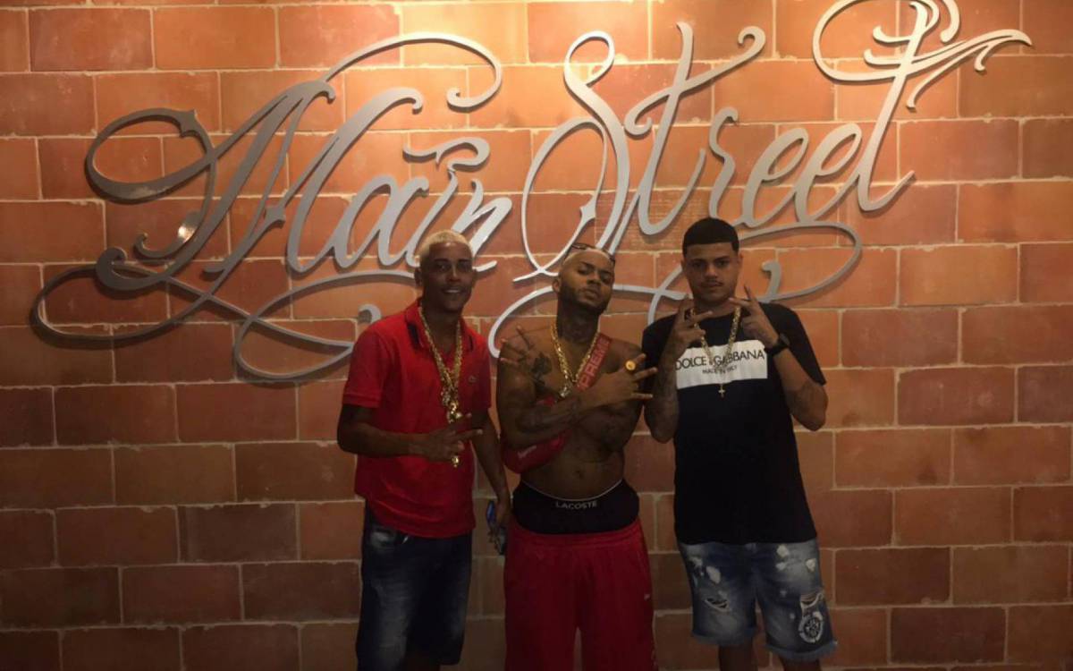 Mc Poze &eacute; contratado pela gravadora do rapper Orochi