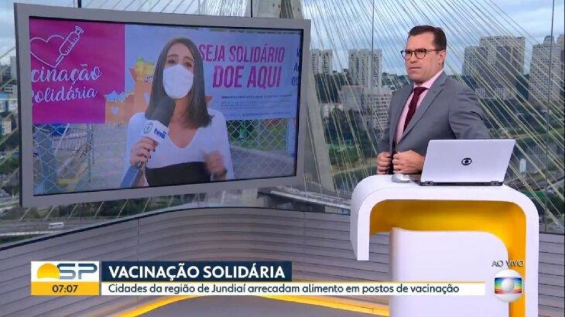 Repórter é interrompida por gritos de 'Globo lixo'. Confira! Jornal MEIA  HORA - Celebridades e TV