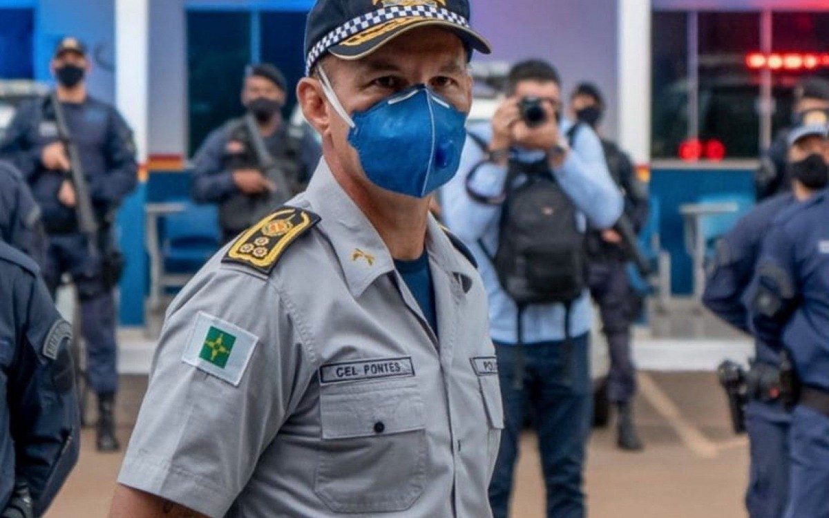 Pontes foi exonerado pelo governador Ibaneis Rocha juntamente com outros dois oficiais no dia 2 de abril, depois que eles furaram a fila de vacina&ccedil;&atilde;o contra a covid-19.