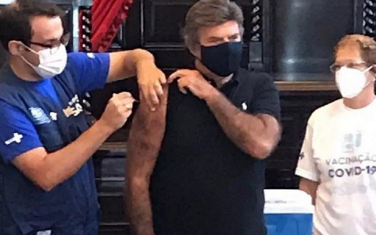 Fux tomou ontem a vacina no Centro Cultural do Poder Judici&aacute;rio