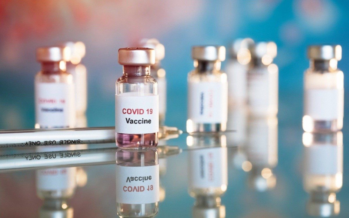 A expectativa &eacute; que no dia 26 de abril todos os idosos com idade acima de 60 j&aacute; tenham sido vacinados