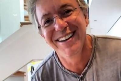 Boninho anuncia últimas vagas e famosos pedem para entrar no 'BBB 22'