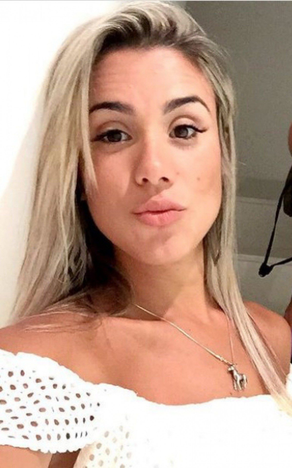 Julia est&aacute; foragida e tenta revogar pedido de pris&atilde;o