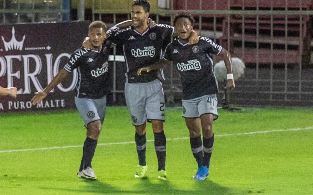 VIVIAN VIEIRA QUADRA
      Special