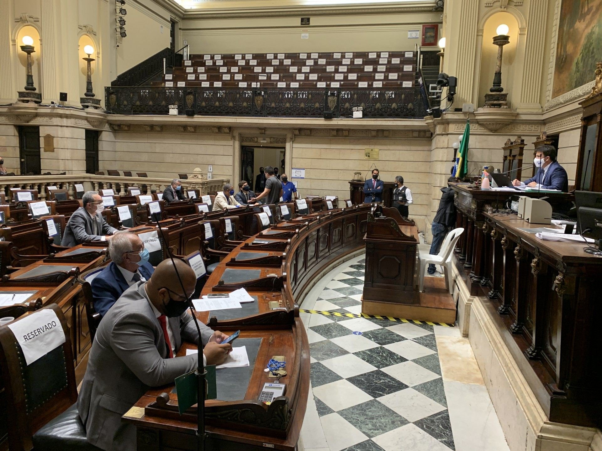 Aumento da contribui&ccedil;&atilde;o previdenci&aacute;ria de servidores do Rio pode come&ccedil;ar a valer em julho