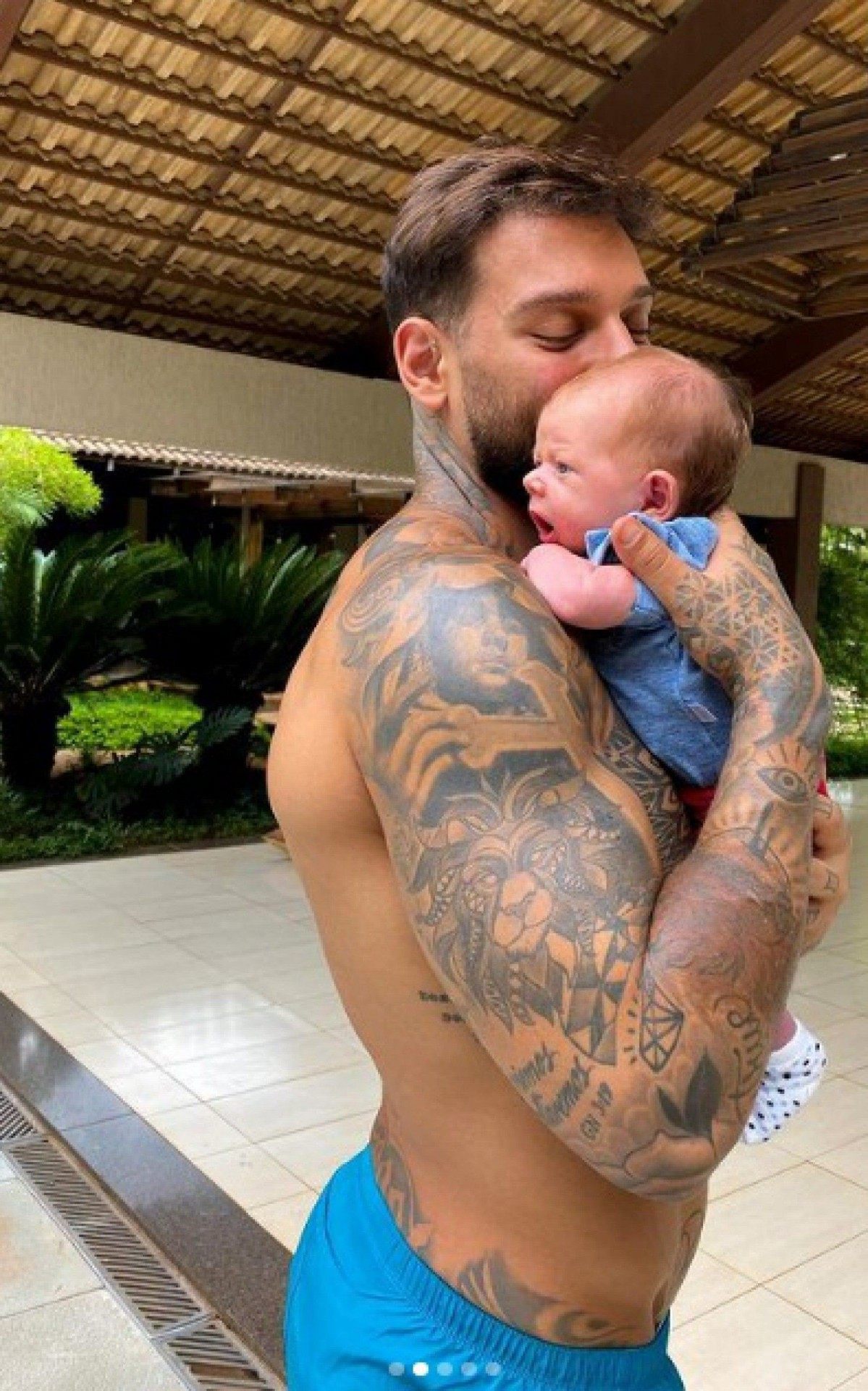 Lucas Lucco e a fam&iacute;lia