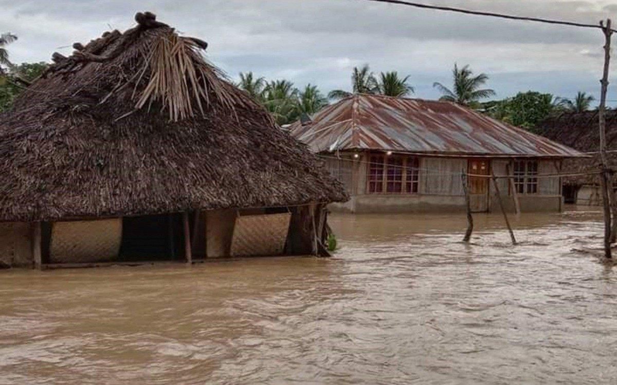 As chuvas torrenciais provocaram inunda&ccedil;&otilde;es em v&aacute;rios distritos da Ilha de Flores, na Indon&eacute;sia