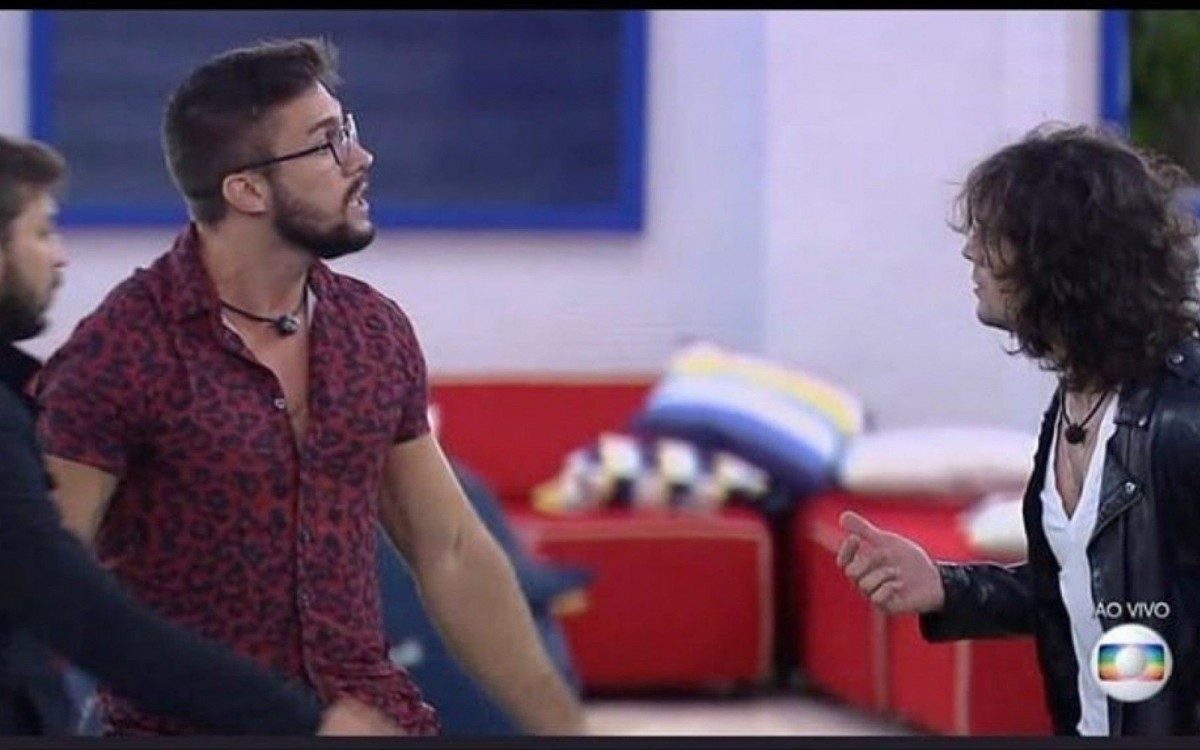 Arthur e Fiuk quase se agridem durante o Jogo da Discórdia