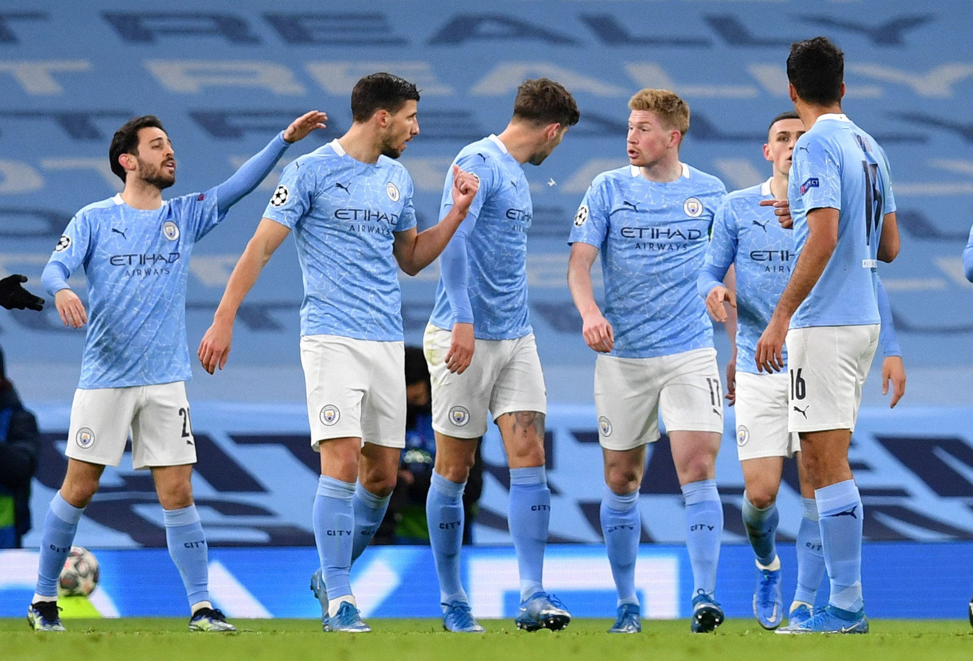 Arsenal v&ecirc; em astro do Manchester City 'plano B' para refor&ccedil;ar o meio-campo