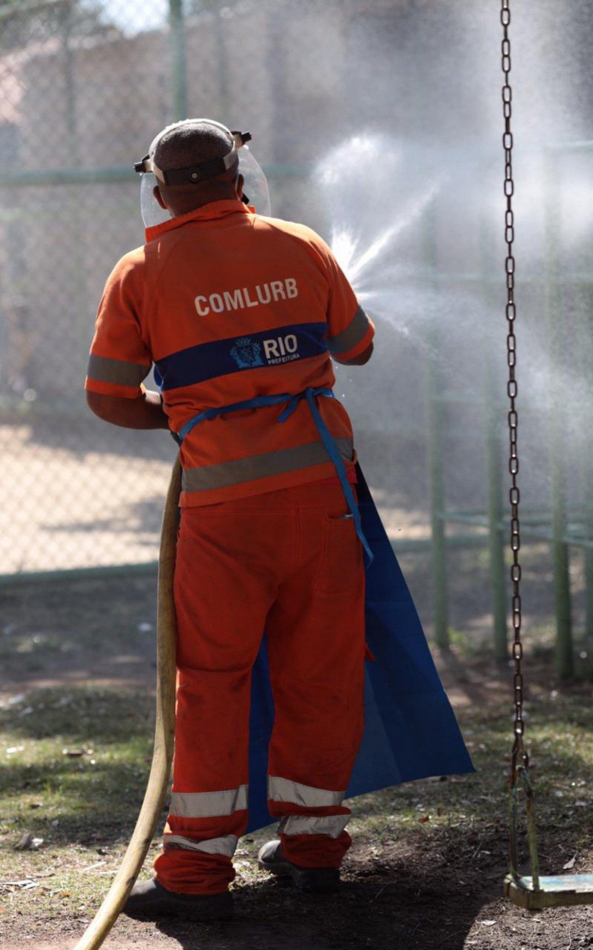 Comlurb promoveu opera&ccedil;&atilde;o de sanitiza&ccedil;&atilde;o contra coronav&iacute;rus em diversas comunidades da cidade