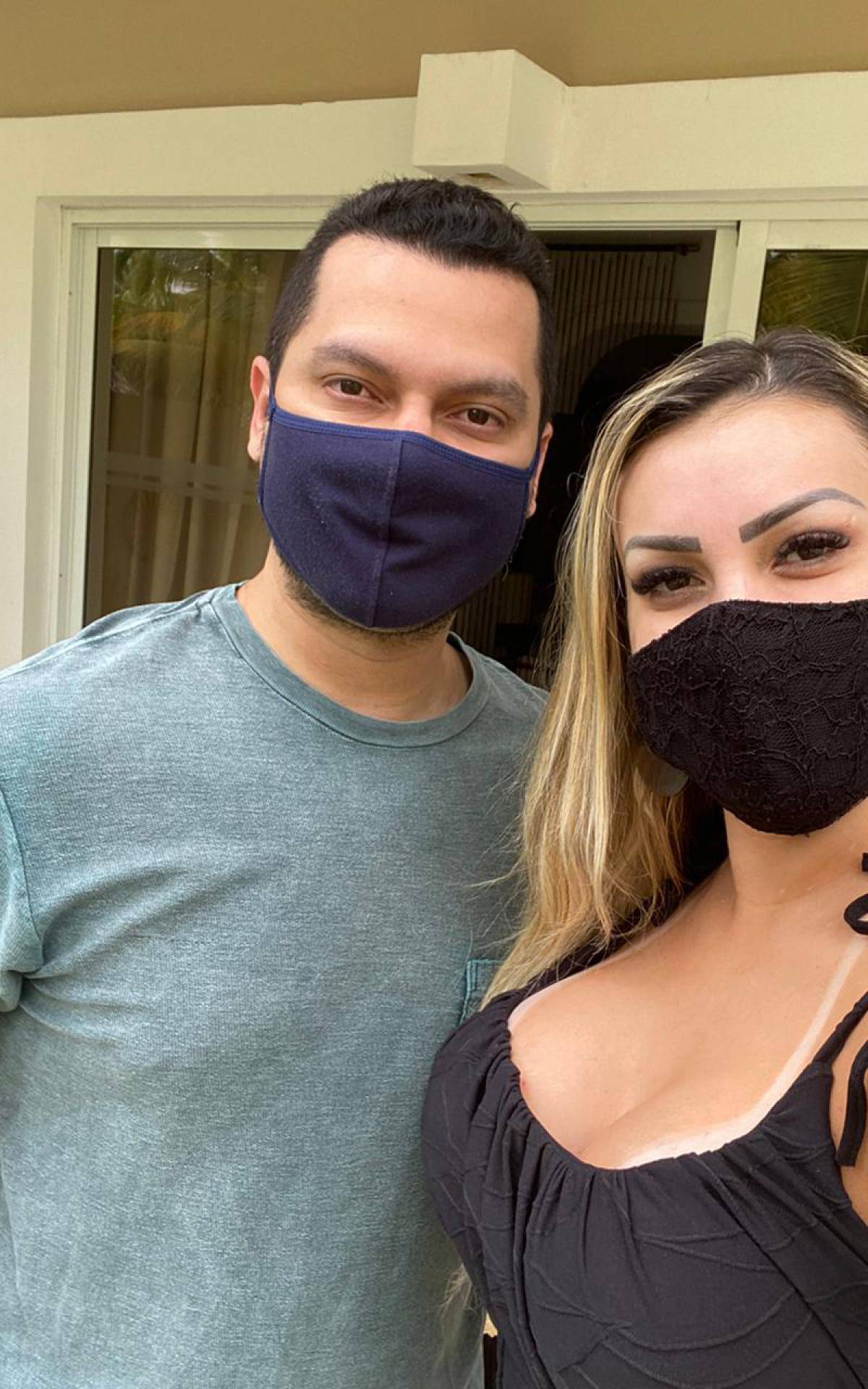 Andressa Urach e Tiago Costa