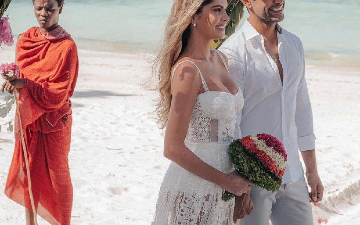 B&aacute;rbara Evans e o marido, Gustavo Theodoro, fazem cerim&ocirc;nia simb&oacute;lica de casamento na Tanz&acirc;nia
