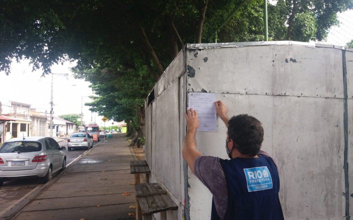 Circo irregular &eacute; desmontado em Sepetiba, Zona Oeste do Rio 