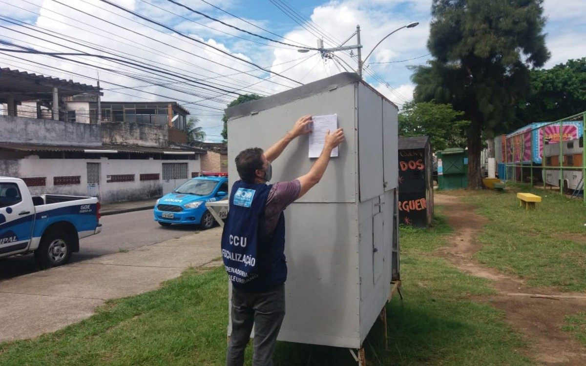 Circo irregular &eacute; desmontado em Sepetiba, Zona Oeste do Rio 